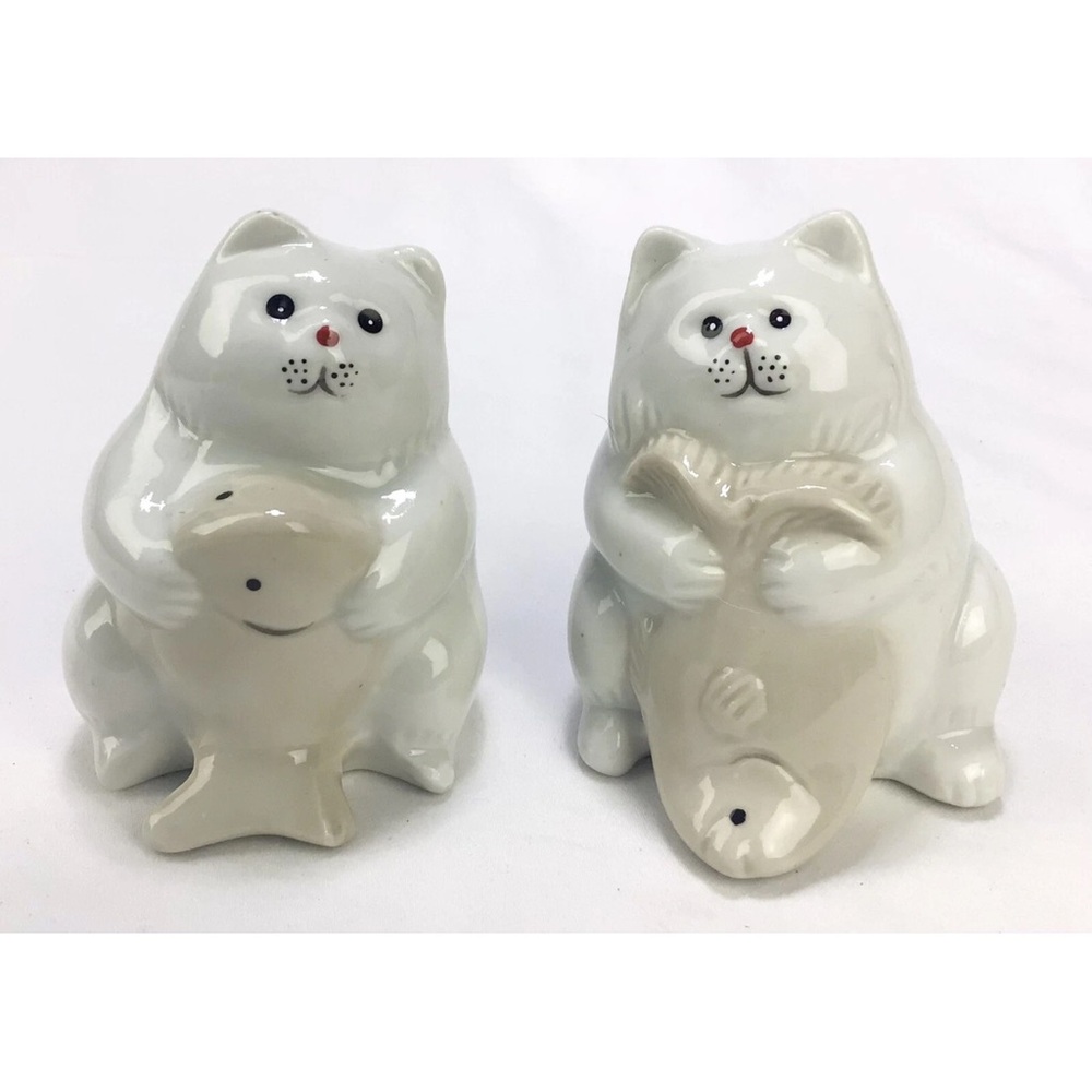 Vintage Salt and Pepper Shakers Ceramic Cat Figurines Fish White Tan